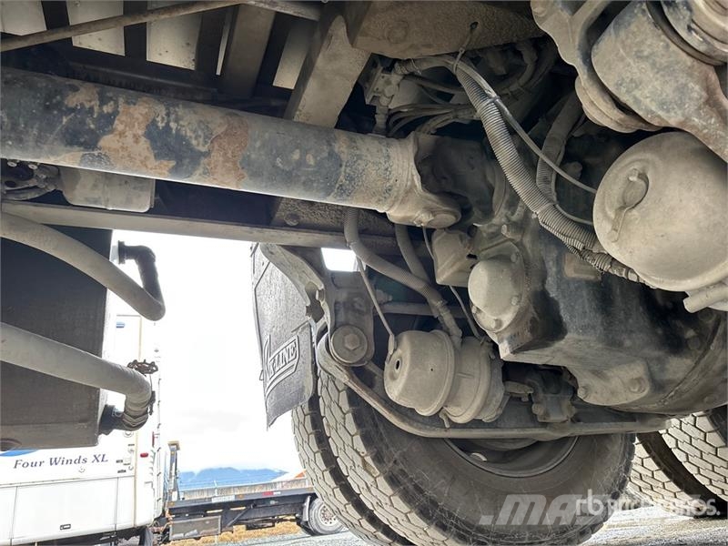 Kenworth T880 Savivarčių priekabų vilkikai