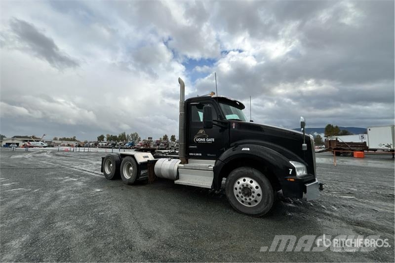 Kenworth T880 Sadulveokid