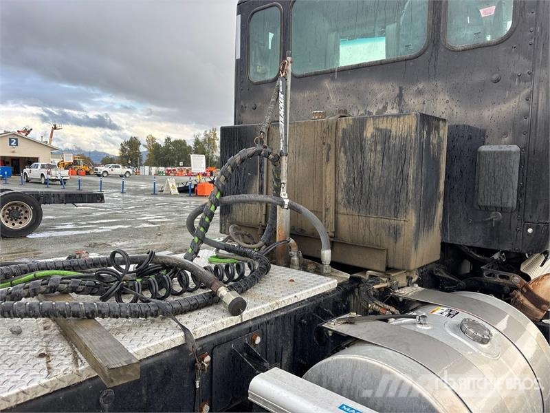 Kenworth T880 Sadulveokid