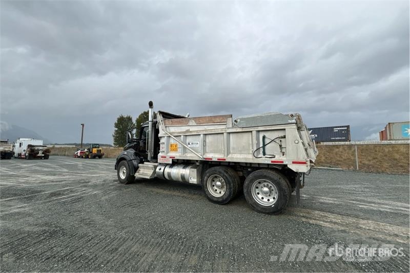 Kenworth T880 Savivarčių priekabų vilkikai