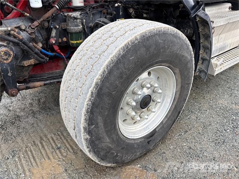 Kenworth T880 Savivarčių priekabų vilkikai