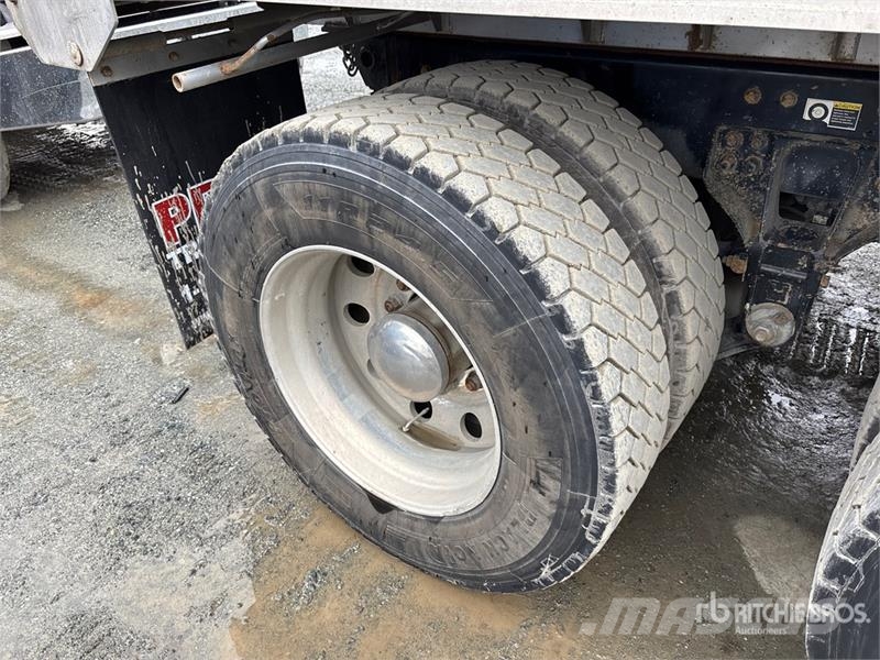 Kenworth T880 Savivarčių priekabų vilkikai