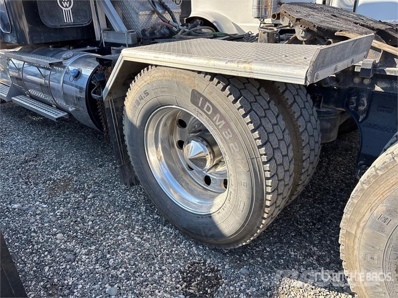 Kenworth W900 Tractor Units
