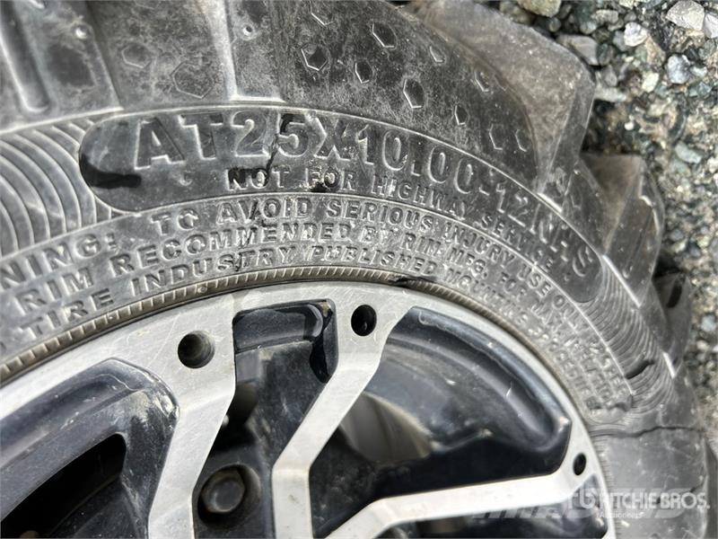 Kioti K9 2400GW 4x4 Utility Vehicle Pomoćne mašine
