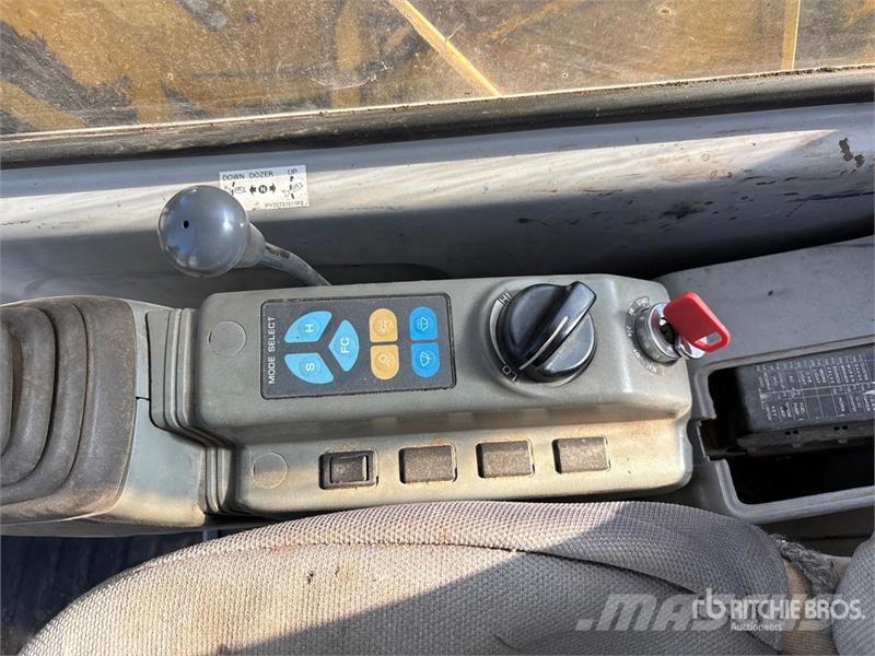 Kobelco SK70SR-1E Tracked Excavator Гусеничні екскаватори