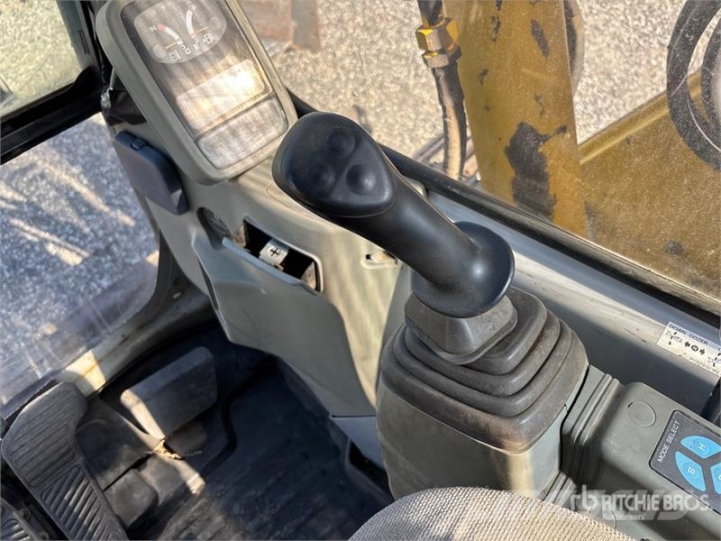 Kobelco SK70SR-1E Tracked Excavator Гусеничні екскаватори