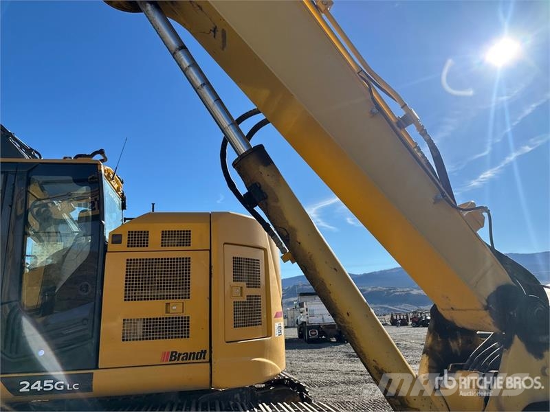Komatsu 200LC-3 Pásová rýpadla