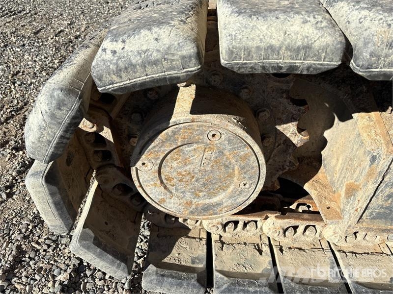 Komatsu 200LC-3 Pásová rýpadla