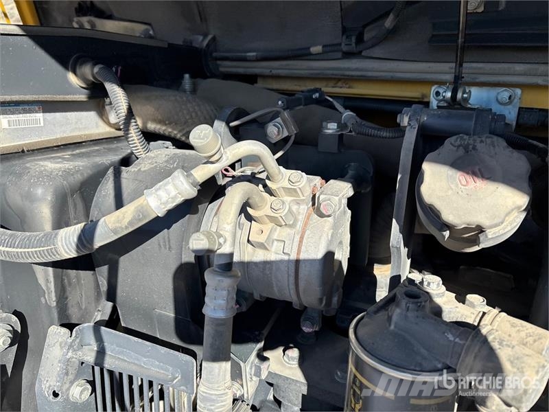 Komatsu 200LC-3 Kāpurķēžu ekskavatori