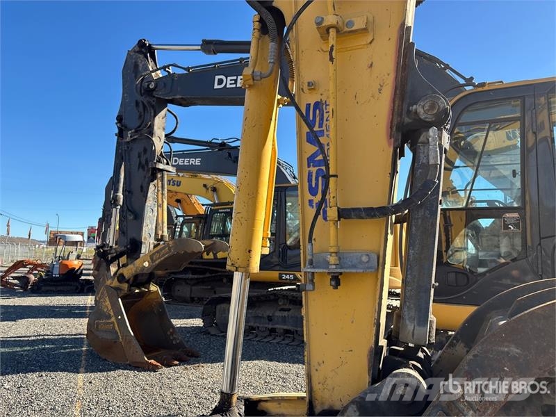 Komatsu 200LC-3 Pásová rýpadla