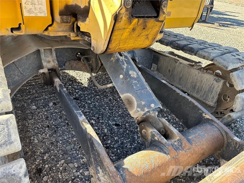 Komatsu 200LC-3 Pásová rýpadla