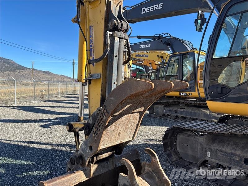 Komatsu 200LC-3 Pásová rýpadla