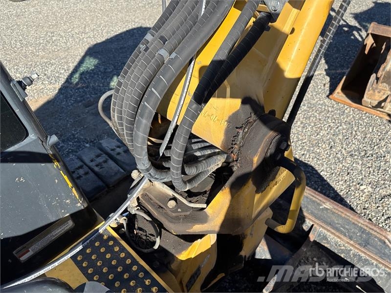 Komatsu 200LC-3 Kāpurķēžu ekskavatori