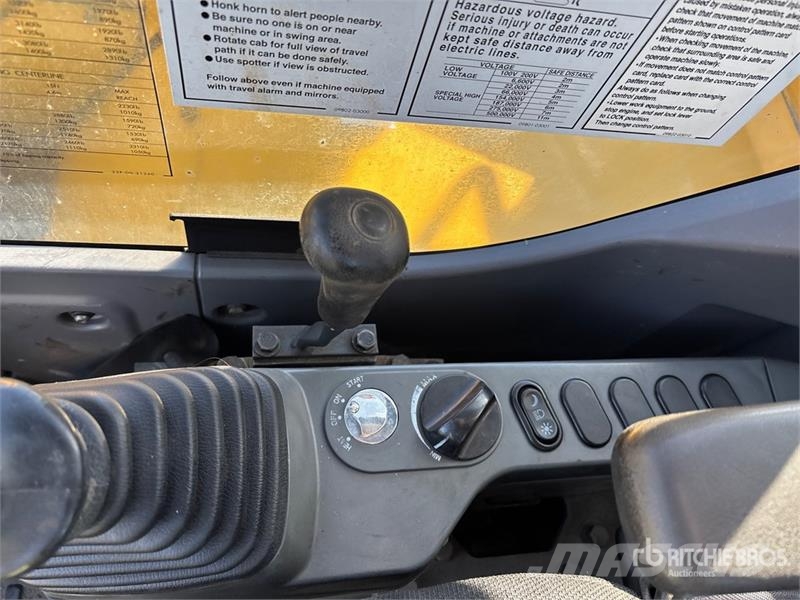 Komatsu 200LC-3 Pásová rýpadla