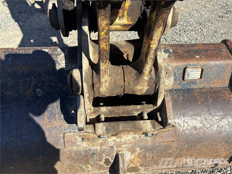 Komatsu 200LC-3 Kāpurķēžu ekskavatori