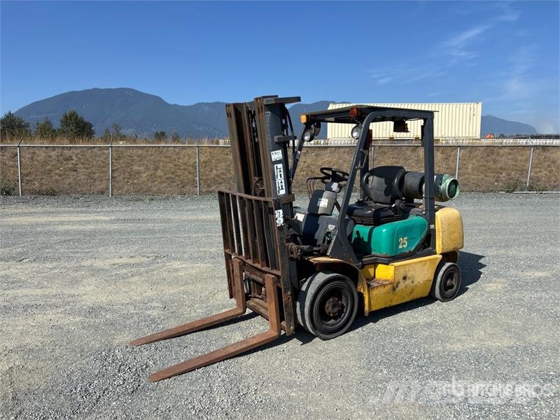 Komatsu E025-14 5000 lb Cushion Tire Forklift شاحنات ذات رافعات شوكية - أخرى