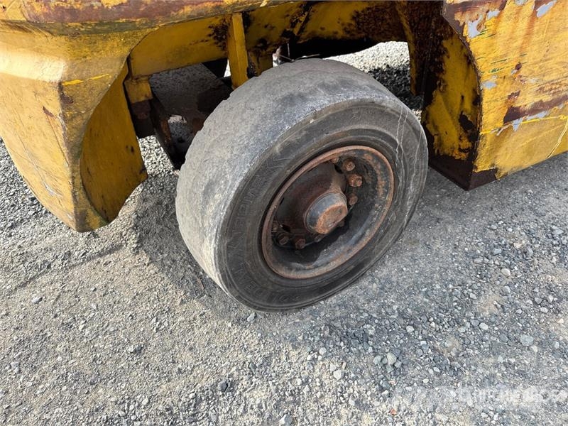 Komatsu E025-14 5000 lb Cushion Tire Forklift Heftrucks overige