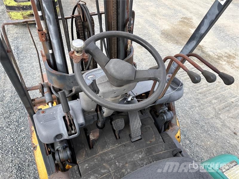 Komatsu E025-14 5000 lb Cushion Tire Forklift Heftrucks overige