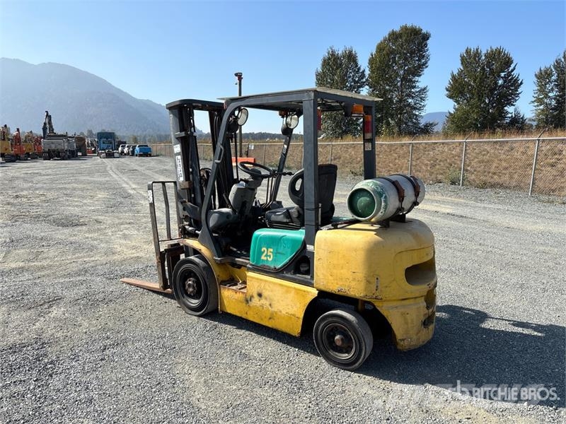 Komatsu E025-14 5000 lb Cushion Tire Forklift شاحنات ذات رافعات شوكية - أخرى