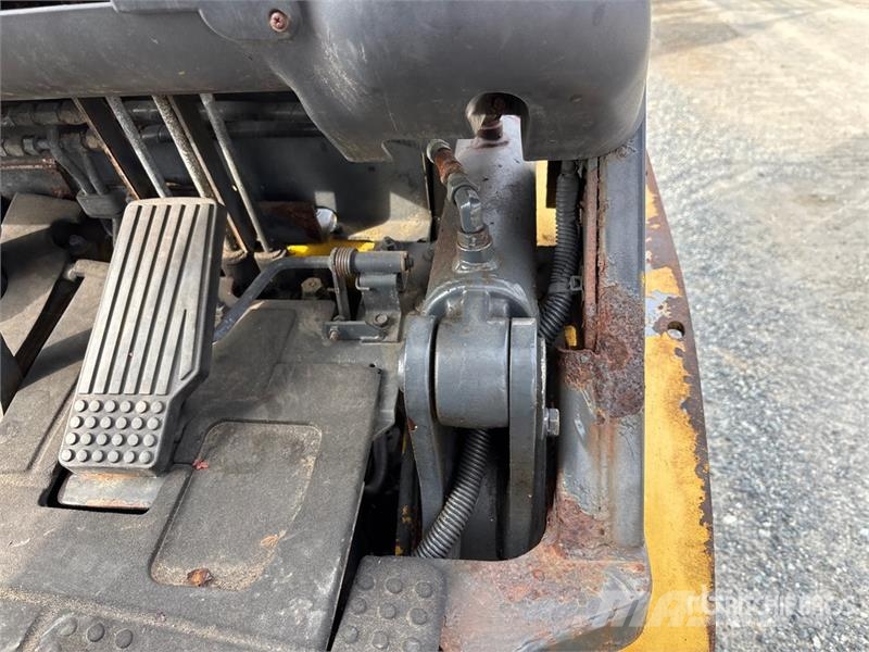Komatsu E025-14 5000 lb Cushion Tire Forklift Heftrucks overige