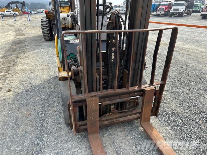 Komatsu FG25T-14 3750 lb Cushion Tire Forklift Šakiniai krautuvai - Kita