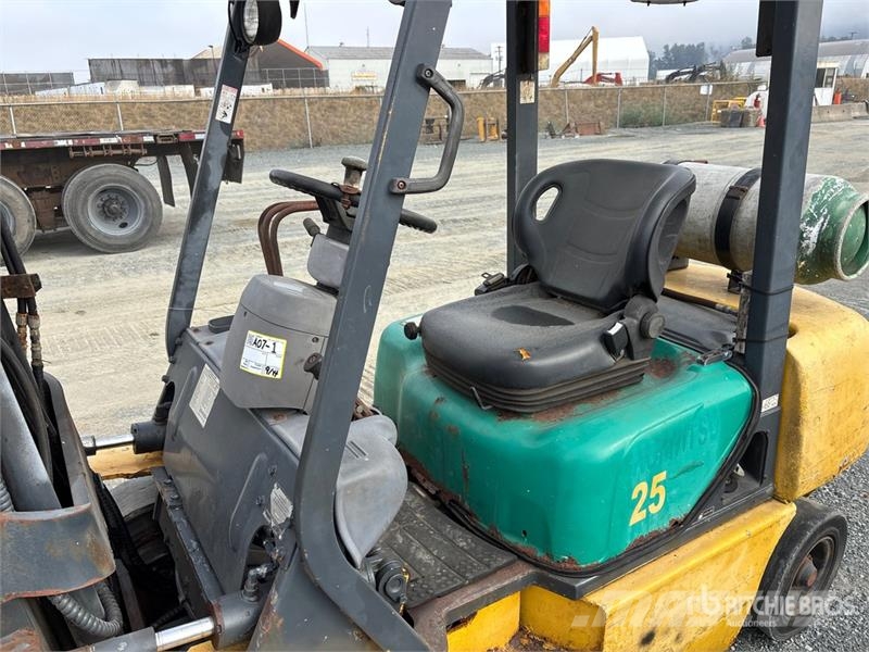 Komatsu FG25T-14 3750 lb Cushion Tire Forklift Šakiniai krautuvai - Kita