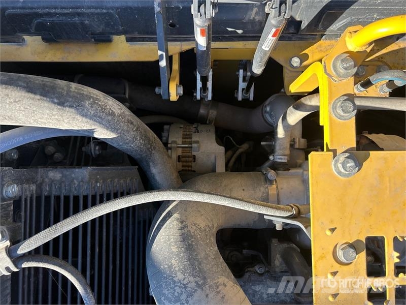 Komatsu PC390-11 Tracked Excavator Crawler excavators