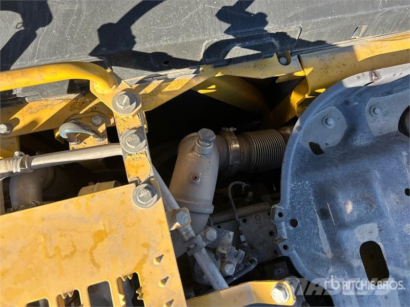 Komatsu PC390-11 Tracked Excavator Crawler excavators