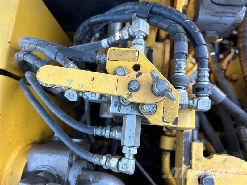 Komatsu PC390-11 Tracked Excavator Crawler excavators