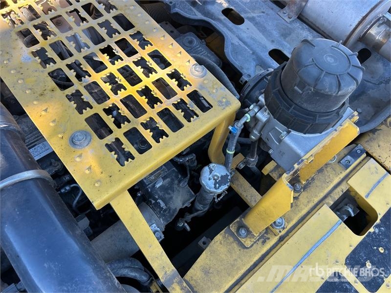 Komatsu PC390-11 Tracked Excavator Crawler excavators