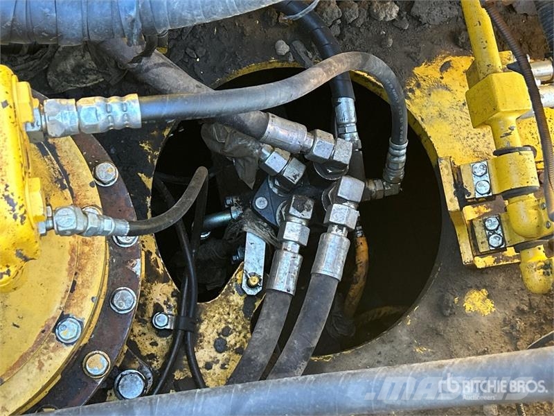 Komatsu PC390-11 Tracked Excavator Crawler excavators