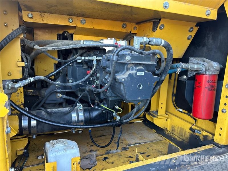 Komatsu PC390-11 Tracked Excavator Crawler excavators