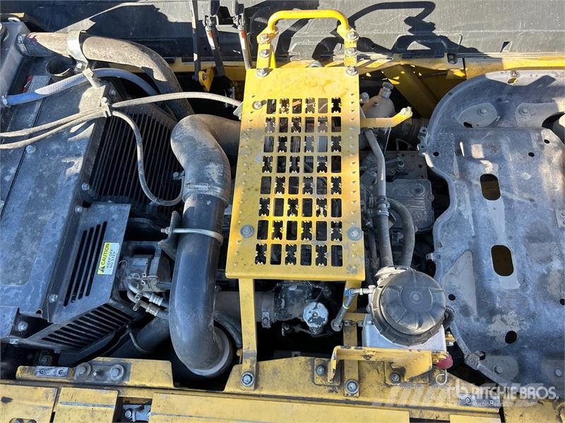 Komatsu PC390-11 Tracked Excavator Crawler excavators