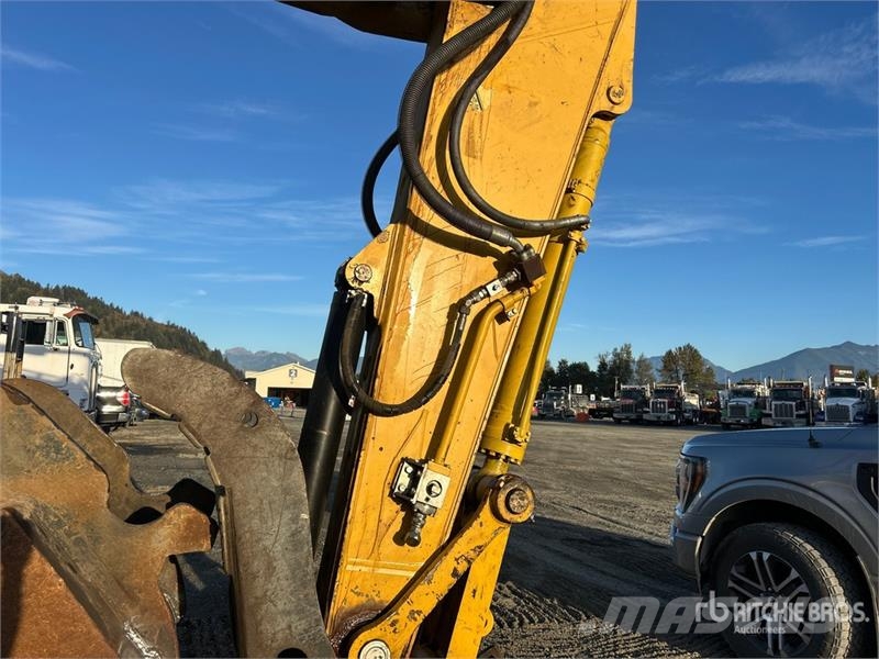 Komatsu PC390-11 Tracked Excavator Crawler excavators