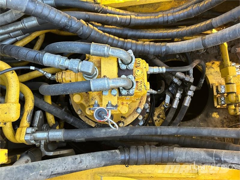 Komatsu PC390-11 Tracked Excavator Crawler excavators