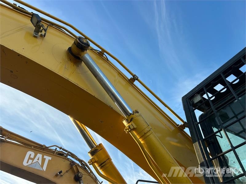 Komatsu PC390-11 Tracked Excavator Crawler excavators