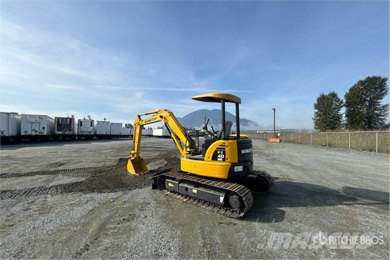 Komatsu PC40MR-2 حفارات صغيرة أقل من 7 طن (حفارات صغيرة)