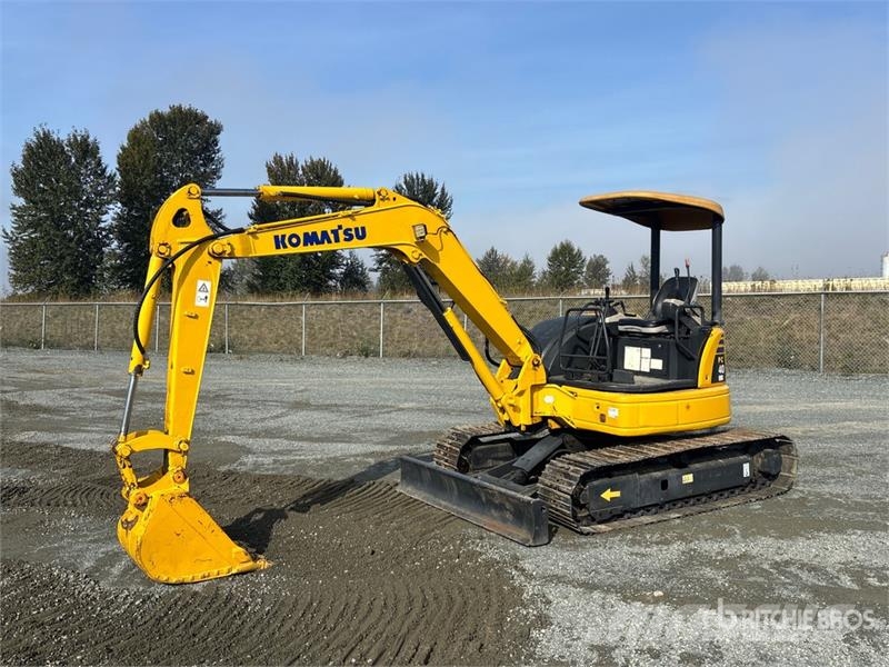 Komatsu PC40MR-2 Tracked Excavator Bagri goseničarji