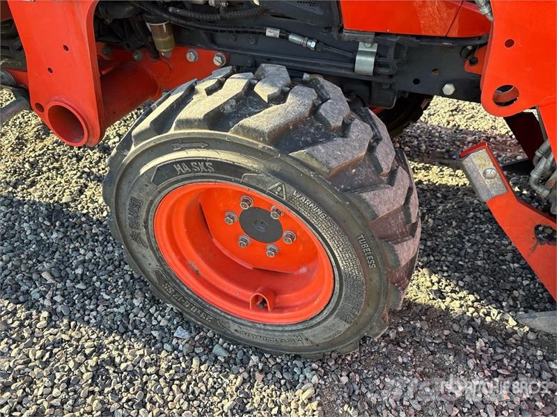 Kubota B2601HSD Compact tractors