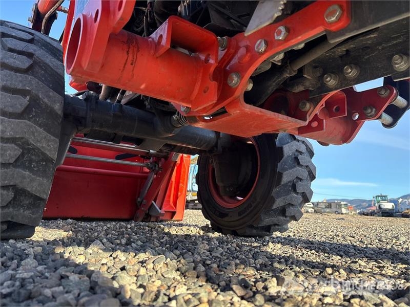 Kubota B2601HSD Manji traktori
