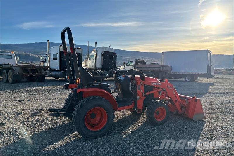 Kubota B2601HSD Manji traktori