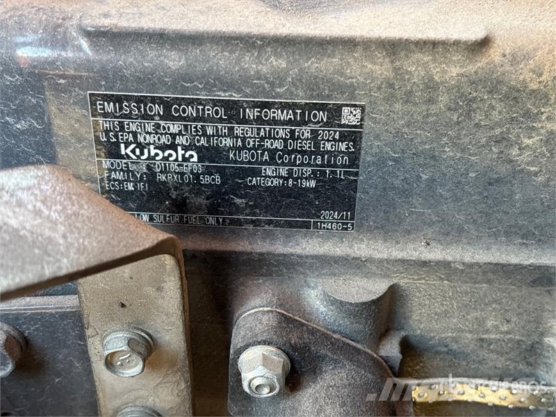 Kubota B2601HSD Manji traktori