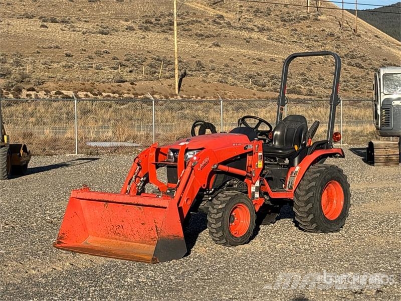 Kubota B2601HSD Manji traktori