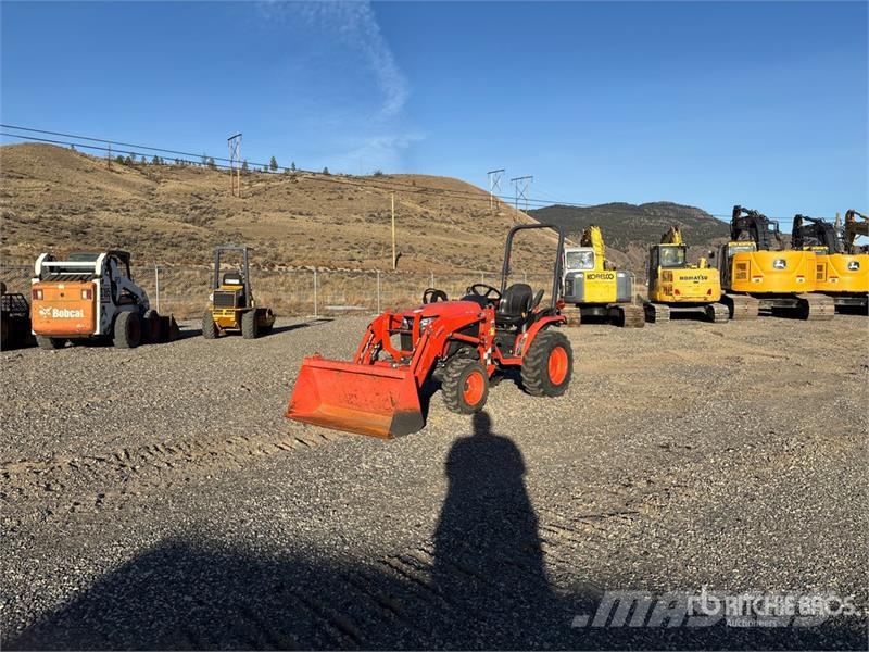 Kubota B2601HSD Manji traktori