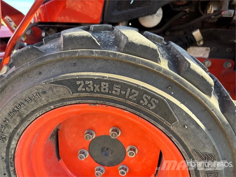 Kubota B2601HSD Manji traktori