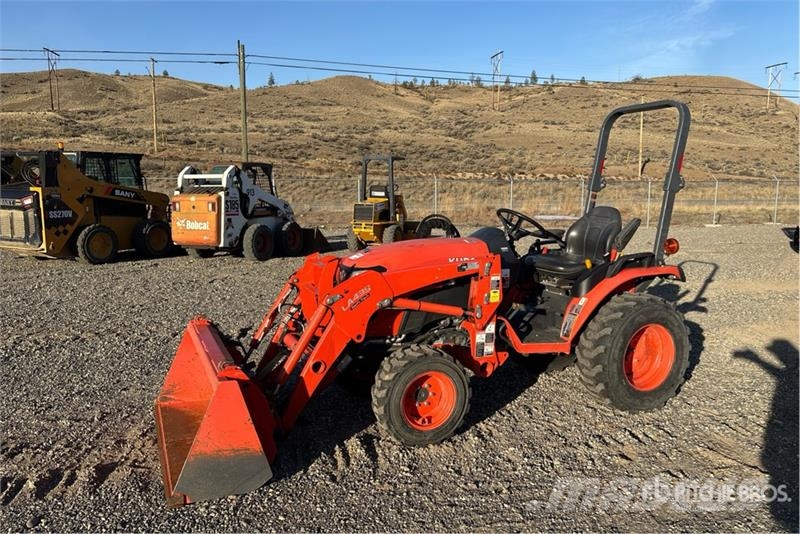 Kubota B2601HSD Manji traktori