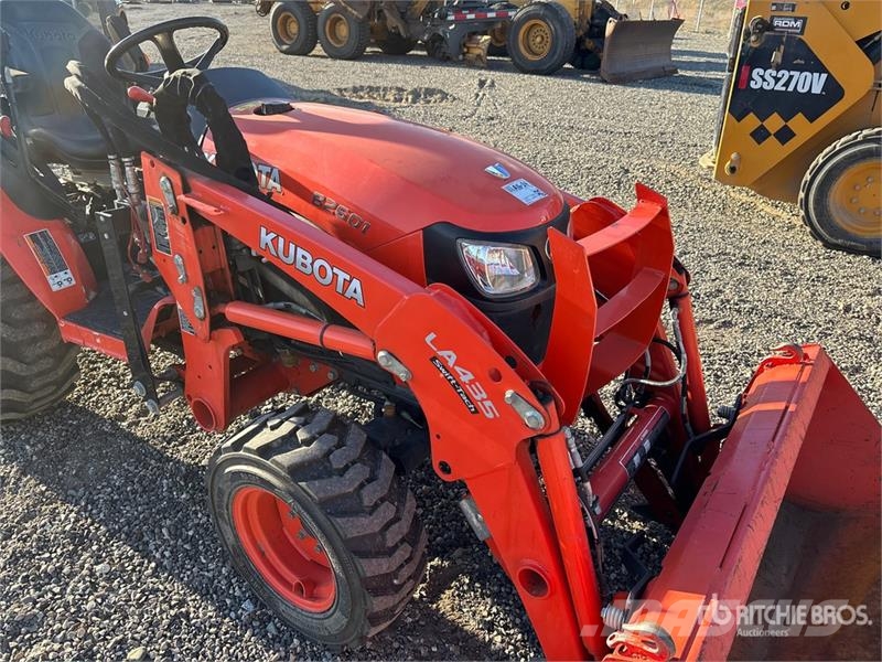 Kubota B2601HSD Manji traktori