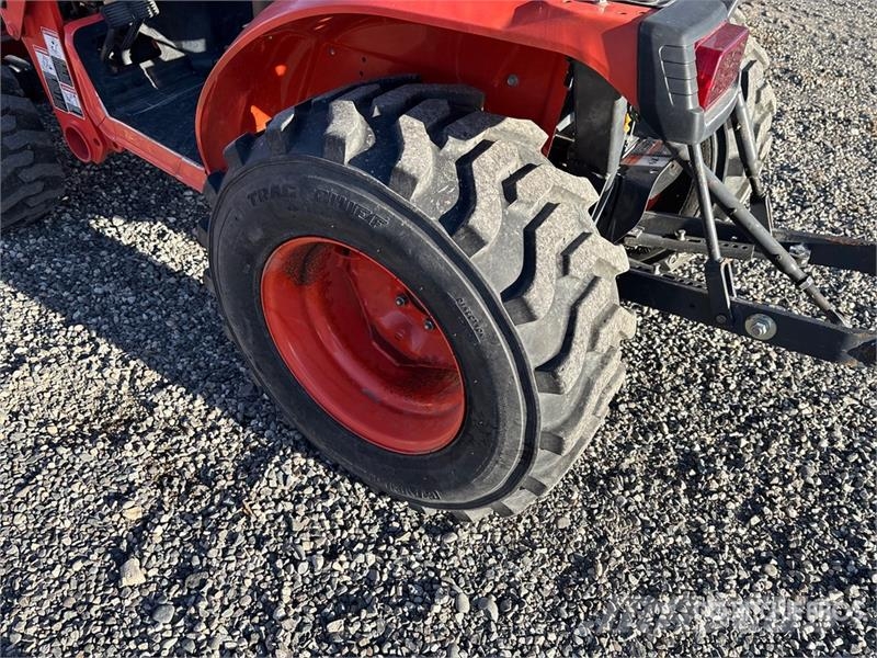 Kubota B2601HSD Manji traktori