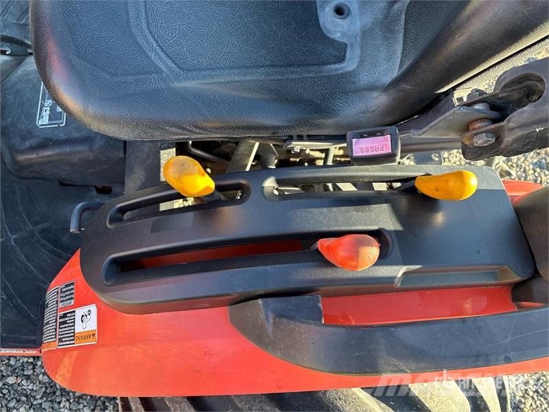 Kubota B2601HSD Compact tractors