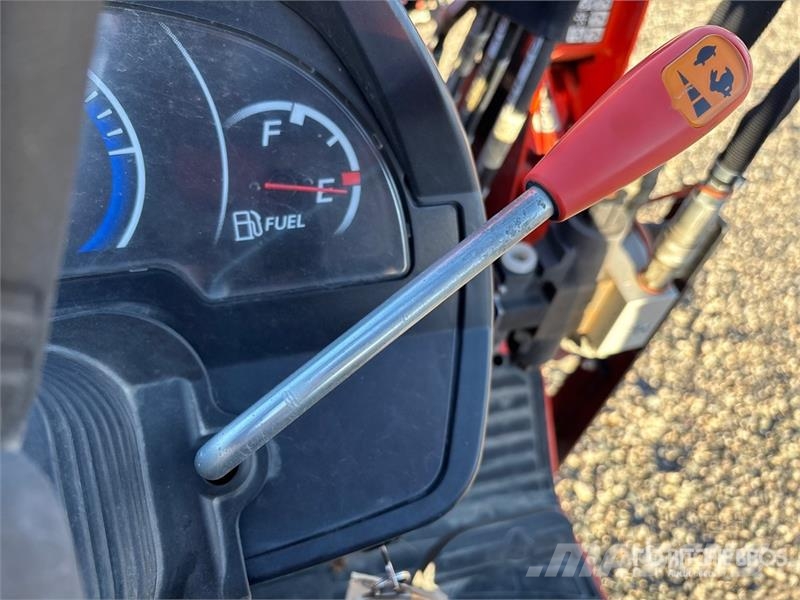 Kubota B2601HSD Manji traktori